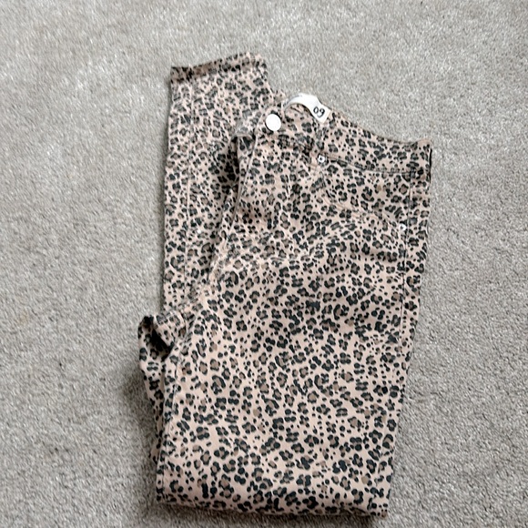 High Rise Garage Leopard Jeggings - Picture 3 of 5